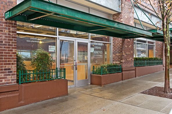 Hawthorne: 1618 Bellevue Ave, Seattle, WA 98122